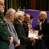 دو تندیس جشنواره سلام به مدیر روابط عمومی شرکت فولاد خوزستان اهدا شد