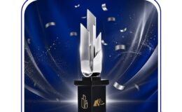 تندیس سیمین در دستان فولاد امیرکبیر کاشان قرار گرفت