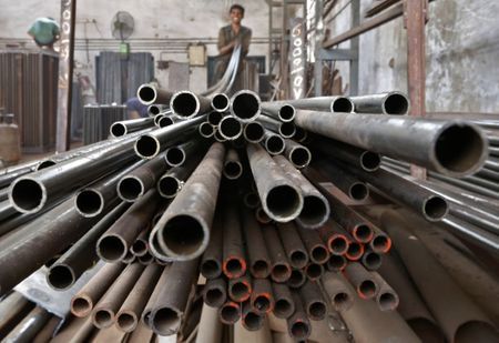 بازهم چینی ها خبرساز شد/ هند تحقیقات درباره واردات لوله های ضد زنگ فولادی را آغاز کرد