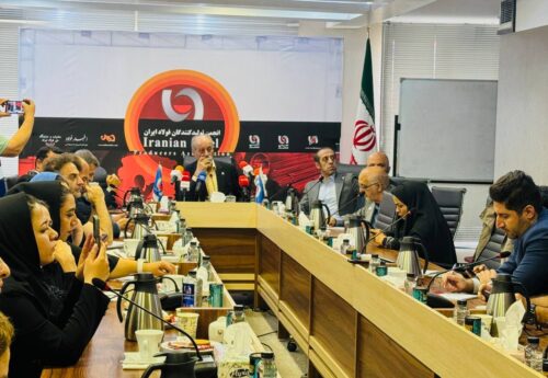رواج کارت های بازرگانی یک بار مصرف در صادرات فولاد / اوضاع صنعت بحرانی است/ ۵.۵ میلیارد دلار ارزش کالای از دست رفته صنعت فولاد در سال گذشته