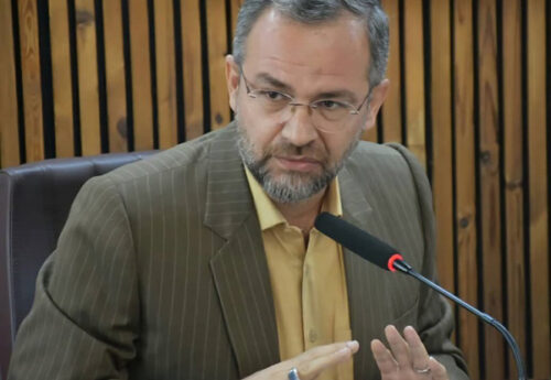 دفع سرمایه از صنعت با سیاست‌های غلط ارزی‌/ زیرفروشی به دلیل عرضه ارز در تالار دوم / بانک مرکزی به هر کس که بیشتر از قانون فرار کرده امتیاز بالاتر داده است!