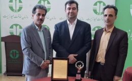فولاد امیرکبیر کاشان تندیس سیمین صنعت سبز کشور را دریافت کرد