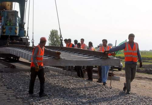 توافق فولادی ها و راه آهن به منظور حمل بار کارخانه/ راه آهن جنوب آمادگی خود را اعلام کرد