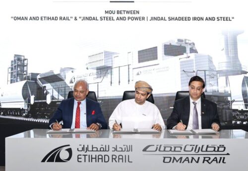 عرضه فولاد عمان در بازار امارات افزایش می‌یابد / احداث یک خط ریلی از جیندال عمان به بازارهای امارات