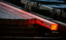 روایت انجمن جهانی فولاد از کاهش 24 درصدی تولید فولاد ایران در ماه اوت / پیامدهای منفی خاموشی‌های تابستان