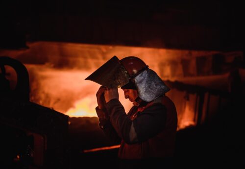 مصوبه عوارض صادراتی، چه تأثیری در بازار داخلی فولاد خواهد داشت؟/ ورشکستی کارخانجات و بزرگ‌تر شدن غول بیکاری، نتیجه وضع عوارض سنگین بر صادرات فولاد