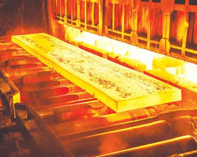 معاون بهره‌برداری شرکت فولاد مبارکه از موفقیت دیگری در بهار ۱۴۰۰ خبر داد/ عبور تولید فصلی تختال از مرز ۲ میلیون تن